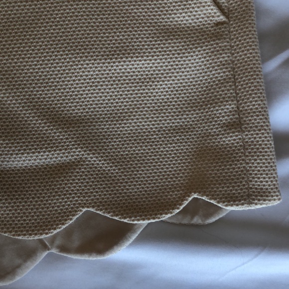 Club Monaco scallop hem shorts - Picture 2 of 5